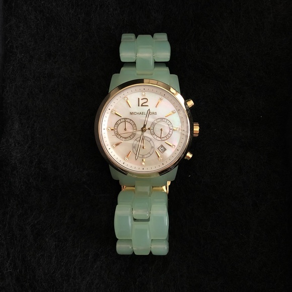 Michael Kors Watch - Picture 2 of 5